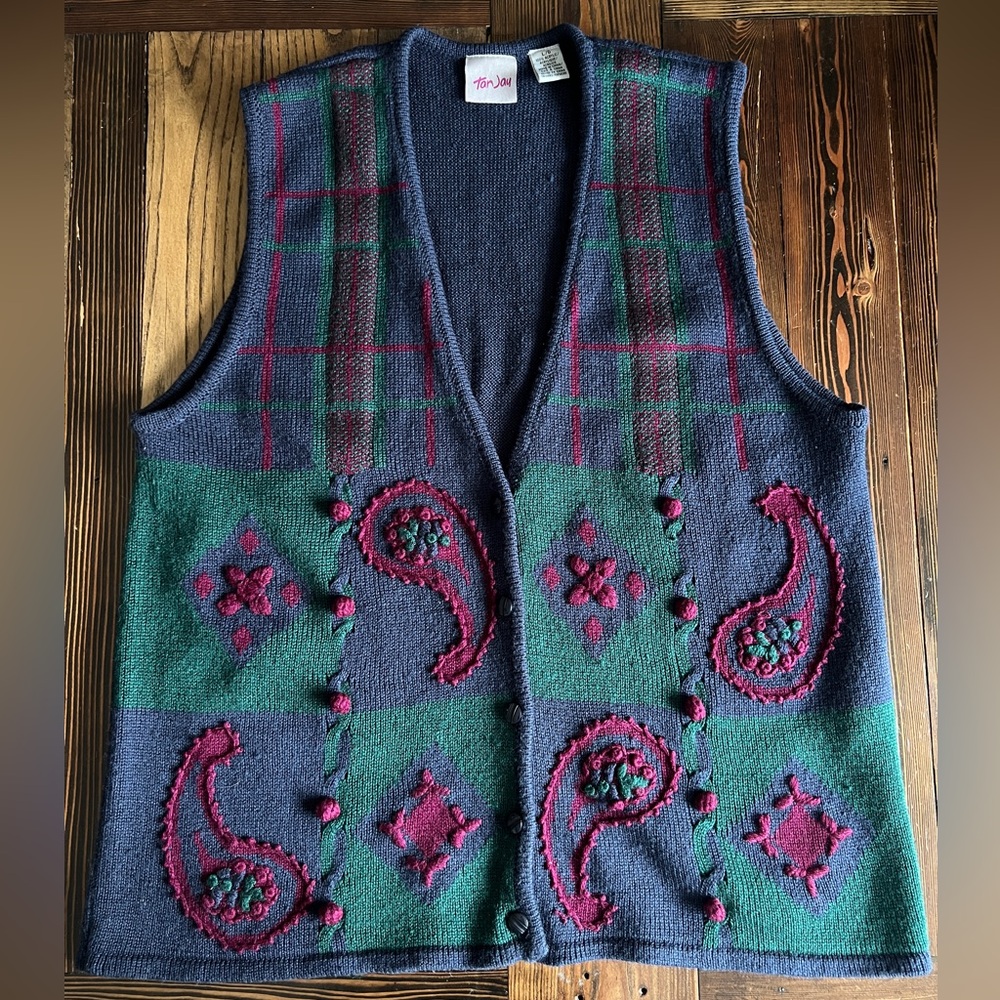 TAN JAY • vintage 90s tapestry knit sweater vest paisley grandmacore cottagecore